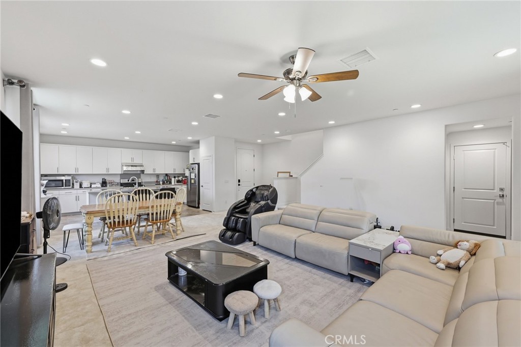 7022 Calla Lily 3 Property Photo 3