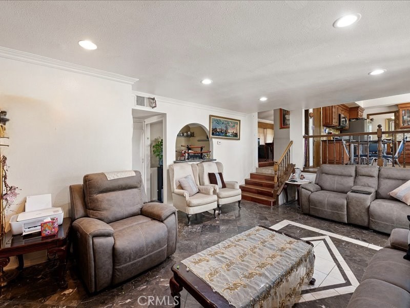 10306 Victoria Street Property Photo 9