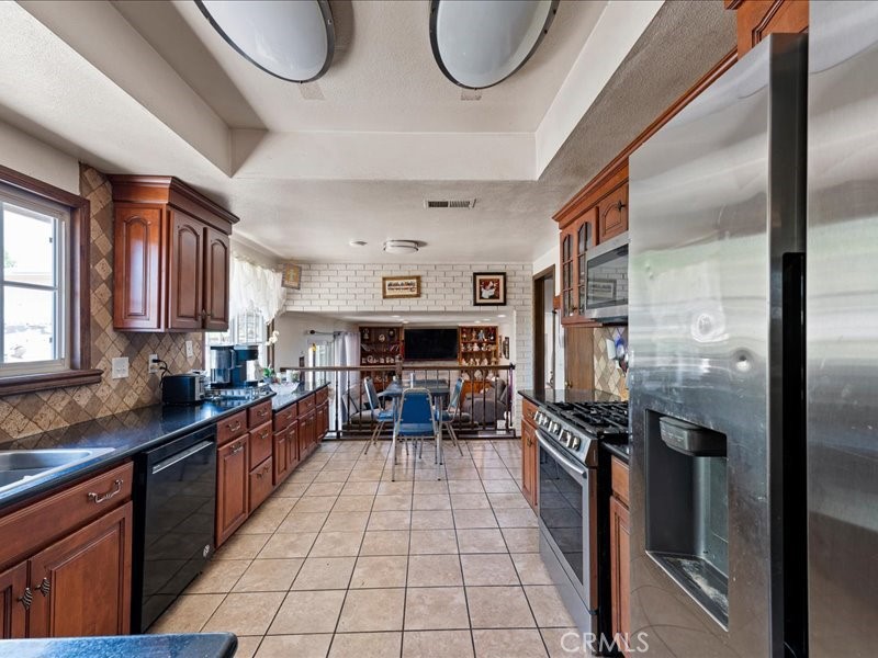 10306 Victoria Street Property Photo 14