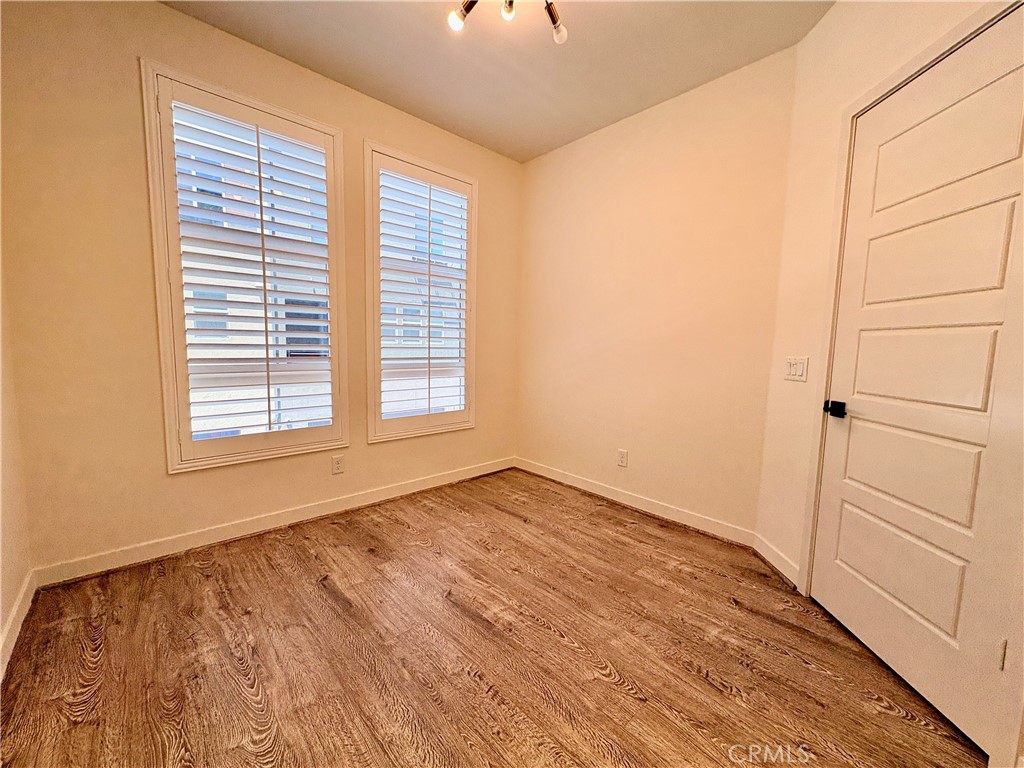 489 Rose Court E Property Photo 9