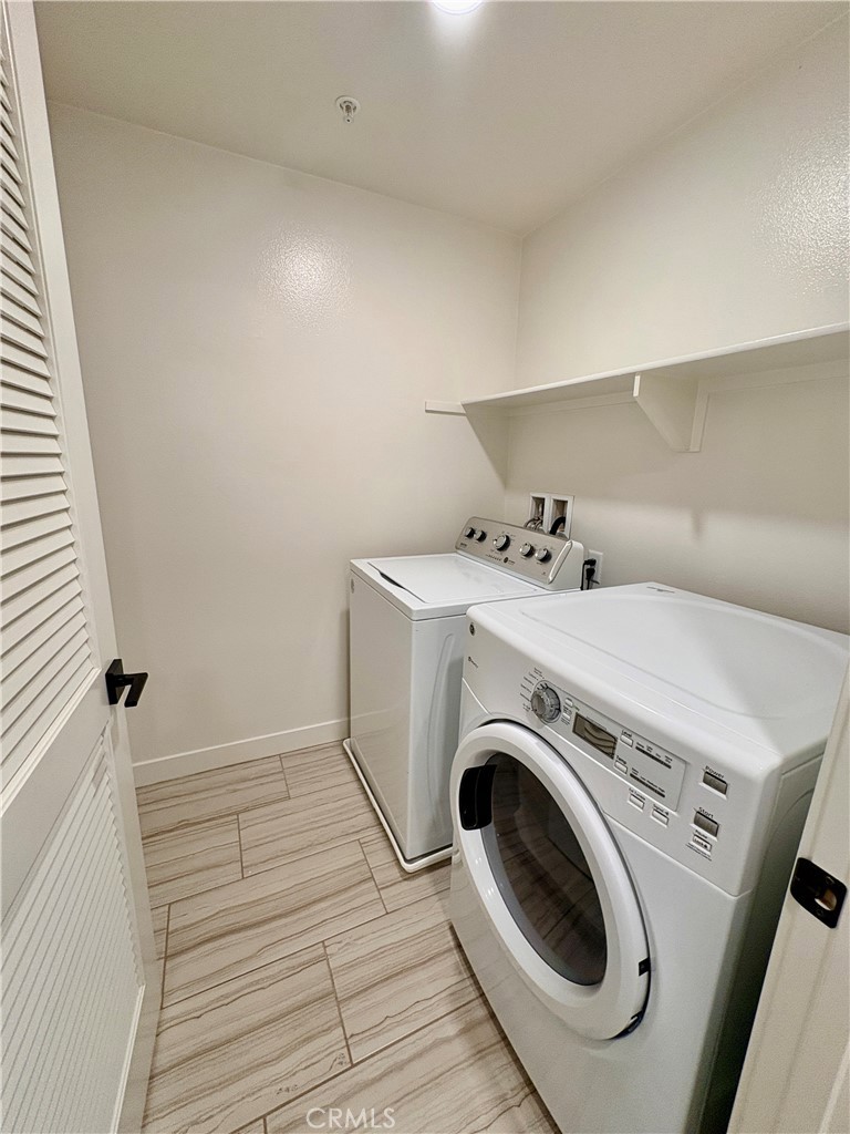 489 Rose Court E Property Photo 12