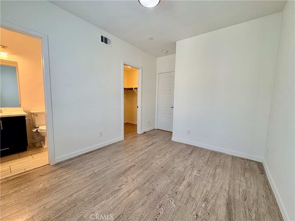 489 Rose Court E Property Photo 14