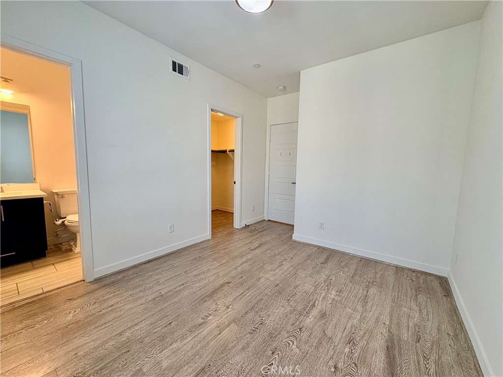 489 Rose Court E Property Photo 14