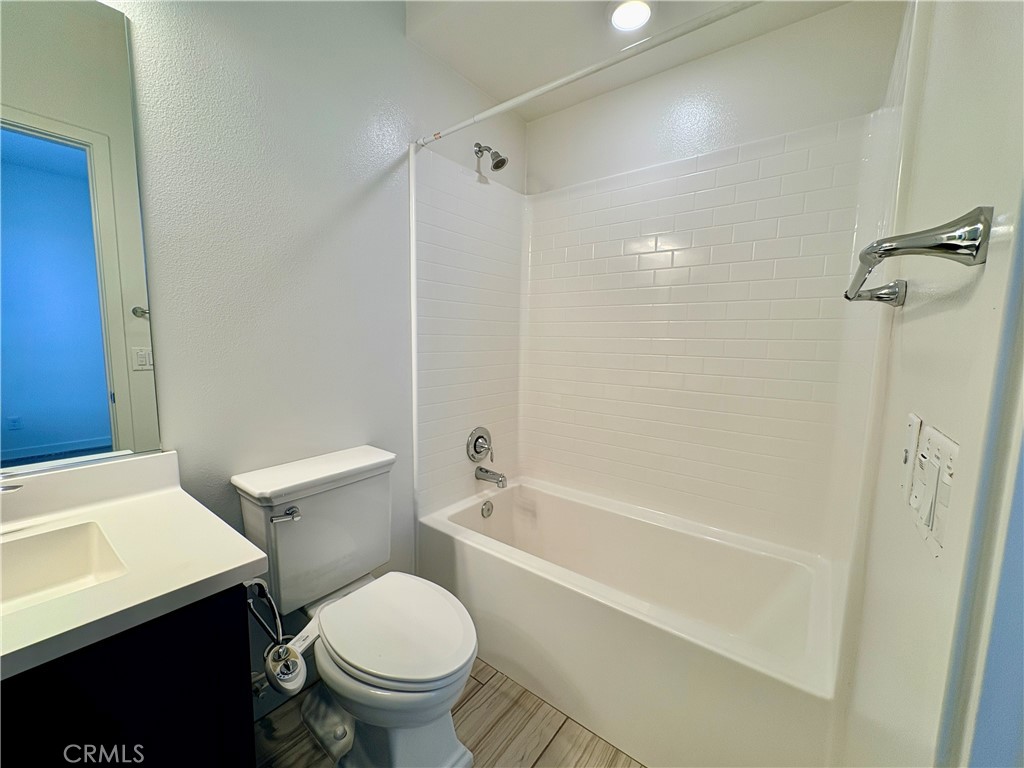 489 Rose Court E Property Photo 15