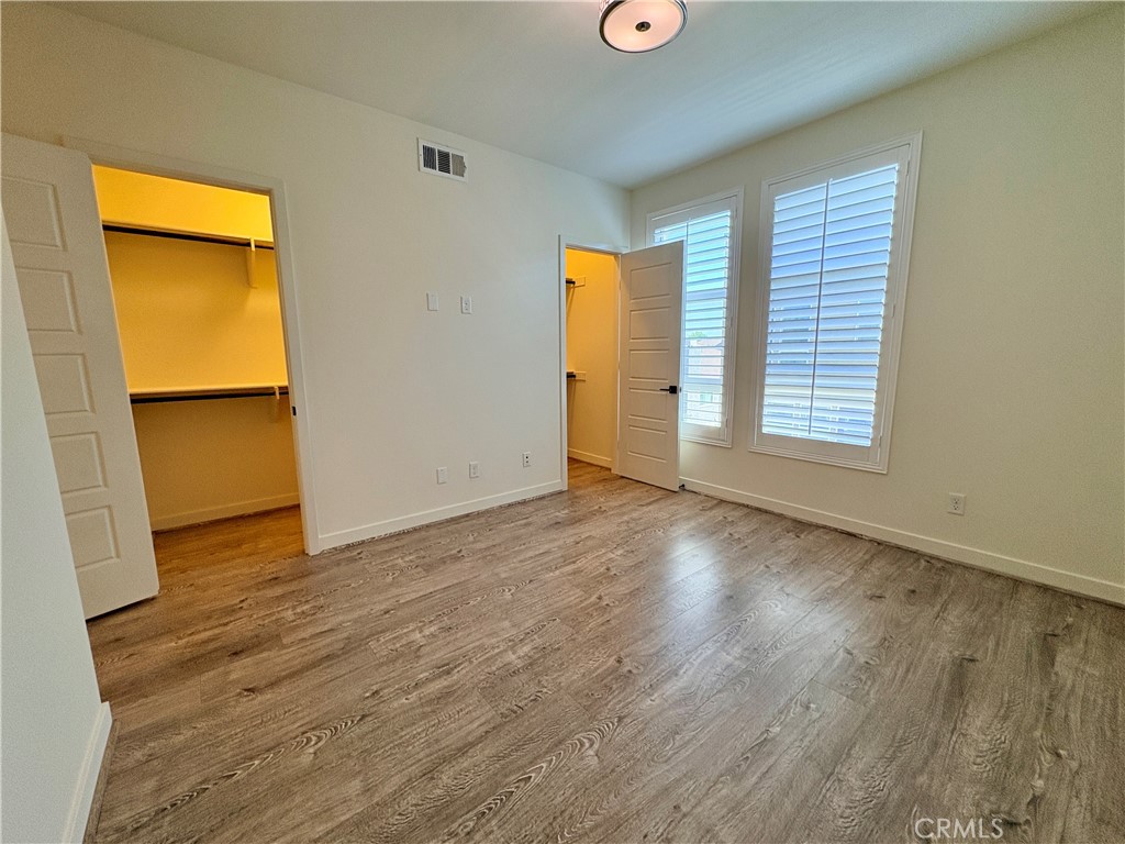 489 Rose Court E Property Photo 18