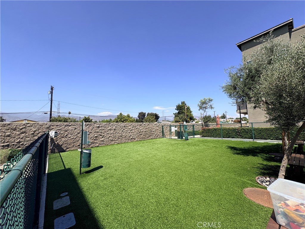 489 Rose Court E Property Photo 22
