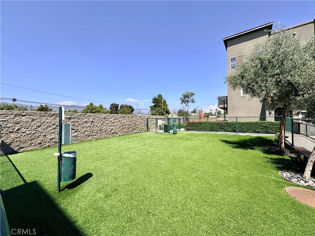 489 Rose Court E Property Photo 23