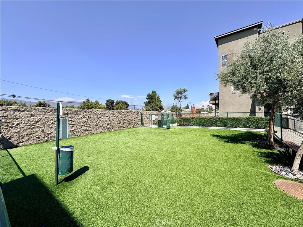 489 Rose Court E Property Photo 23