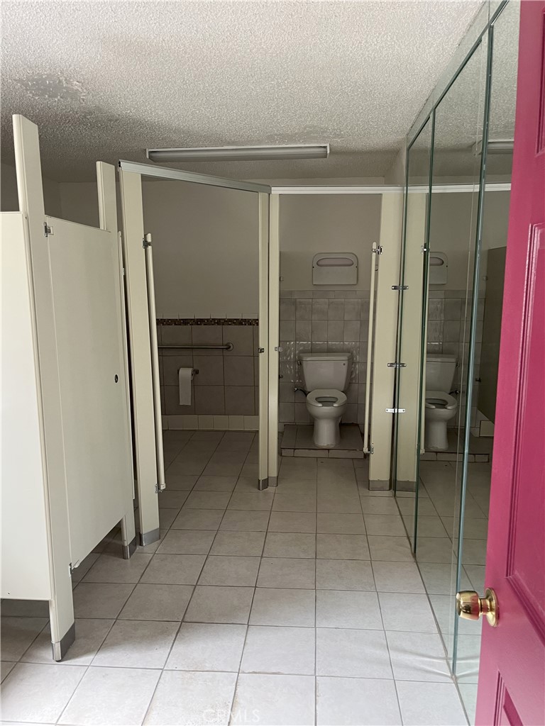 8223 S Main Property Photo 10