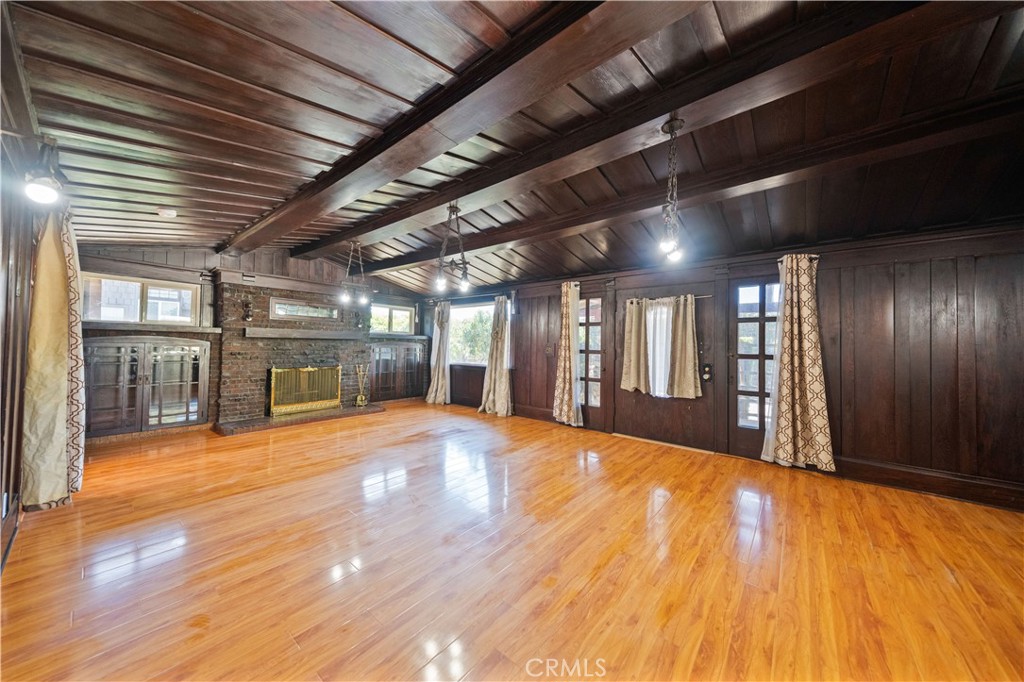 325 W Ramona Property Photo 8