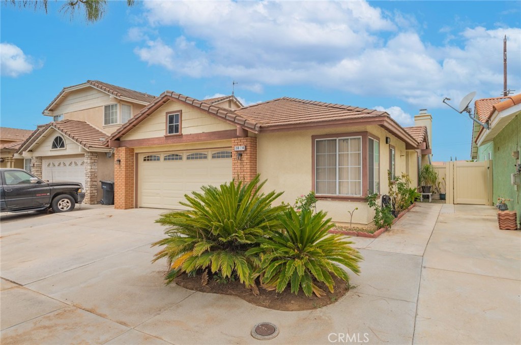 2074 Alfalfadale Road Property Photo 1
