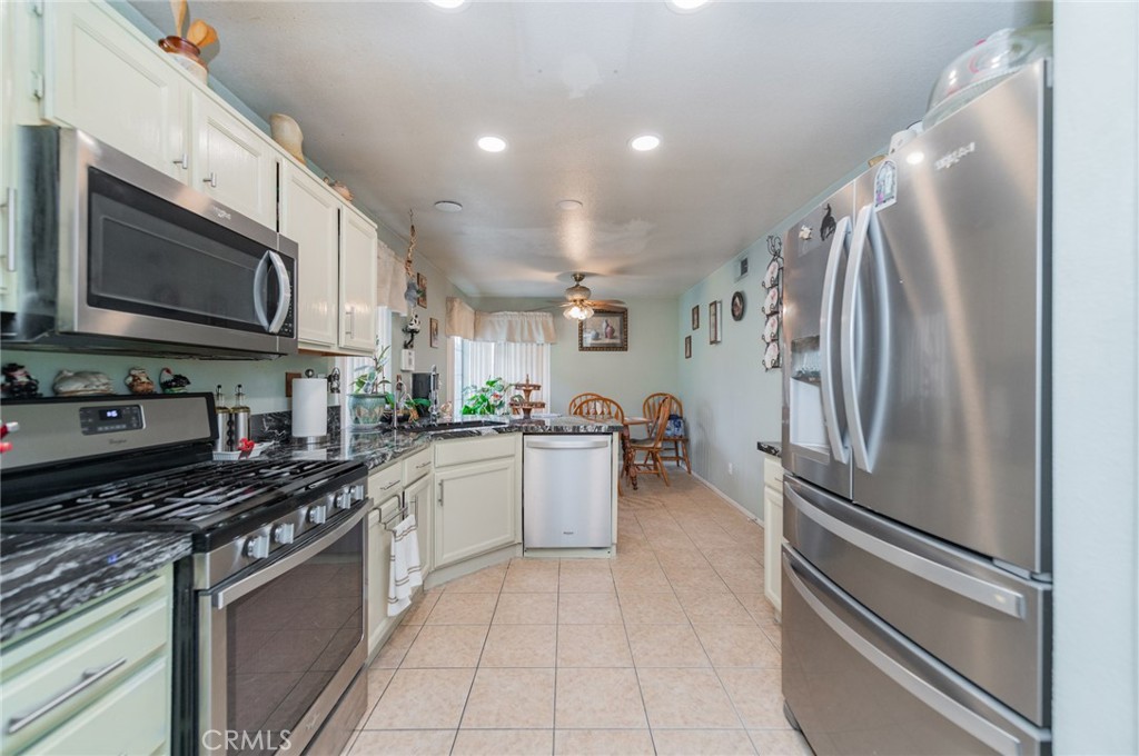 2074 Alfalfadale Road Property Photo 9