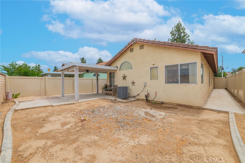 2074 Alfalfadale Road Property Photo 15