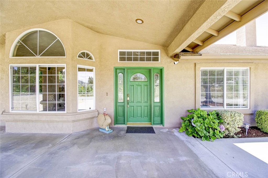 13634 Oak Mesa Drive Property Photo 2