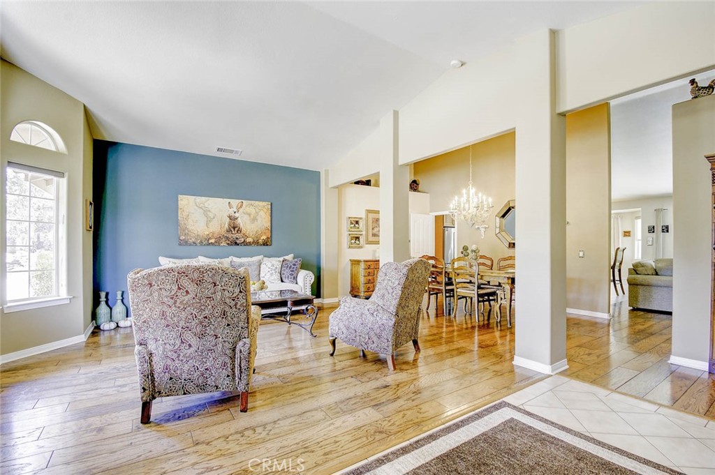 13634 Oak Mesa Drive Property Photo 6