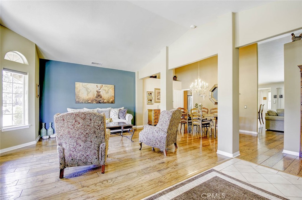 13634 Oak Mesa Drive Property Photo 6