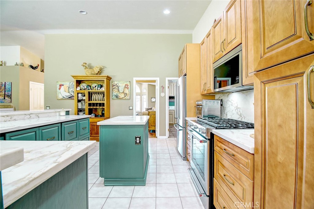 13634 Oak Mesa Drive Property Photo 11