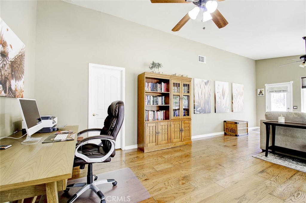 13634 Oak Mesa Drive Property Photo 35
