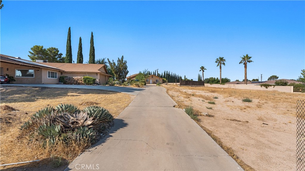 19381 Kinai Property Photo 2