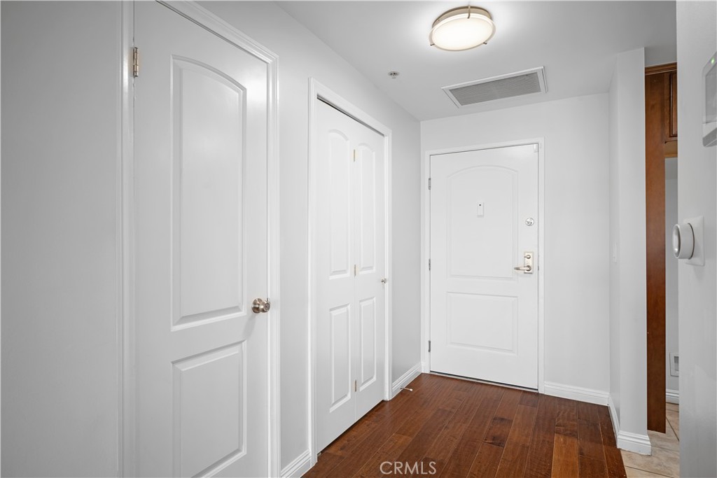 6800 Corbin Avenue 106 Property Photo 8