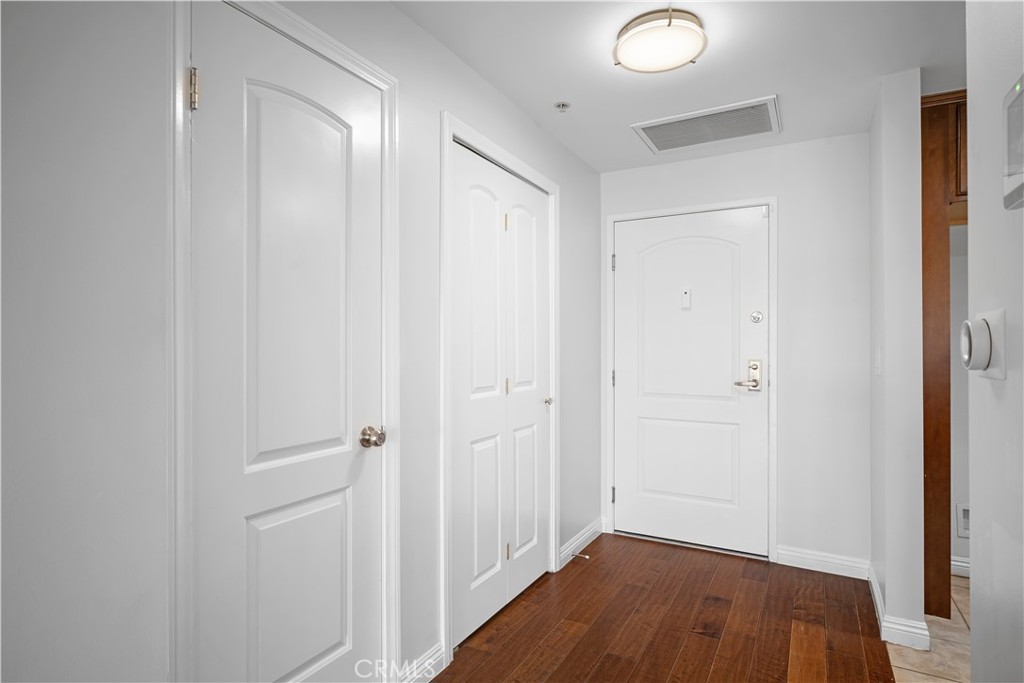 6800 Corbin Avenue 106 Property Photo 8