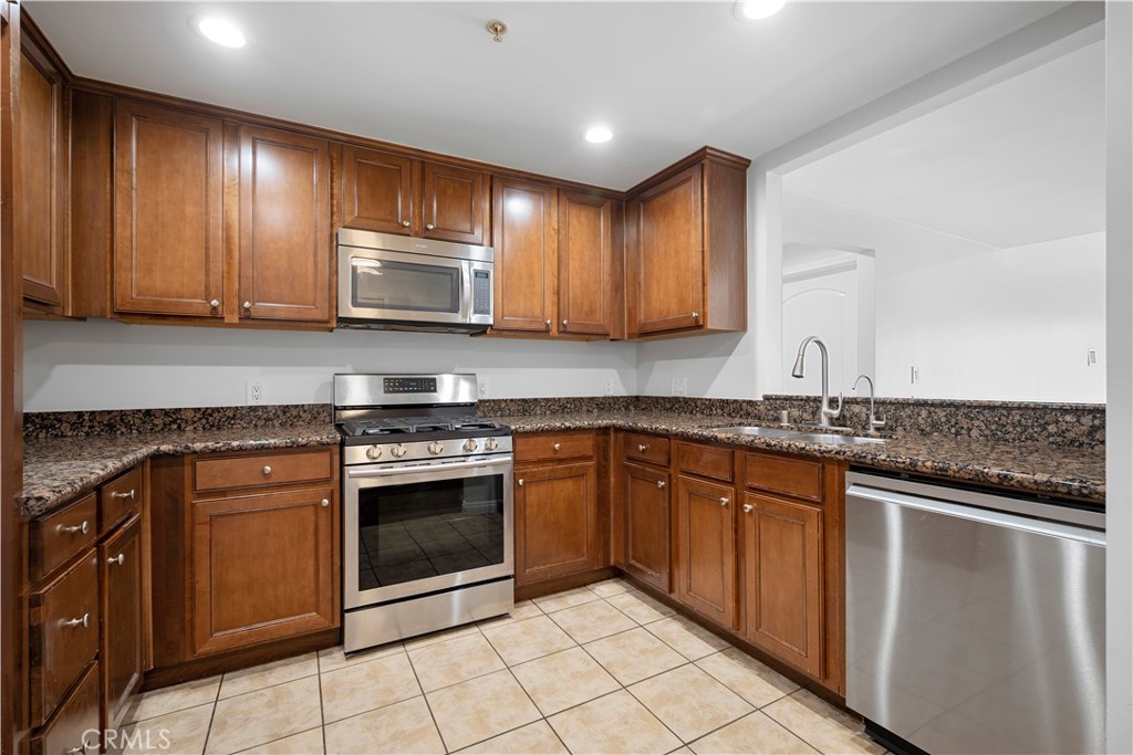 6800 Corbin Avenue 106 Property Photo 10