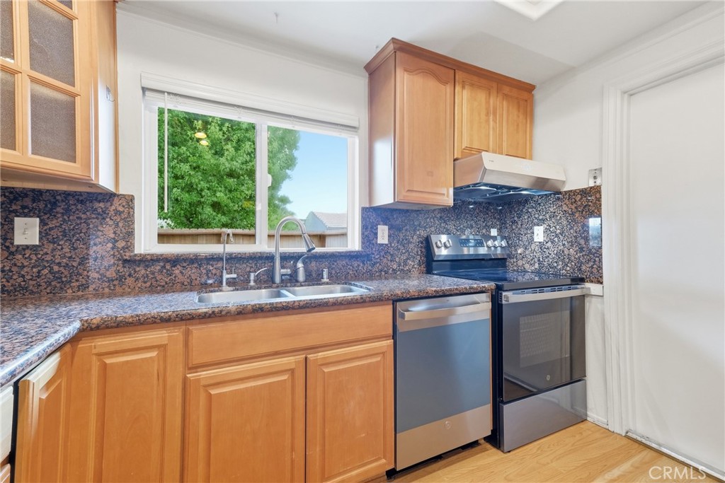 7712 Elder Way Property Photo 5