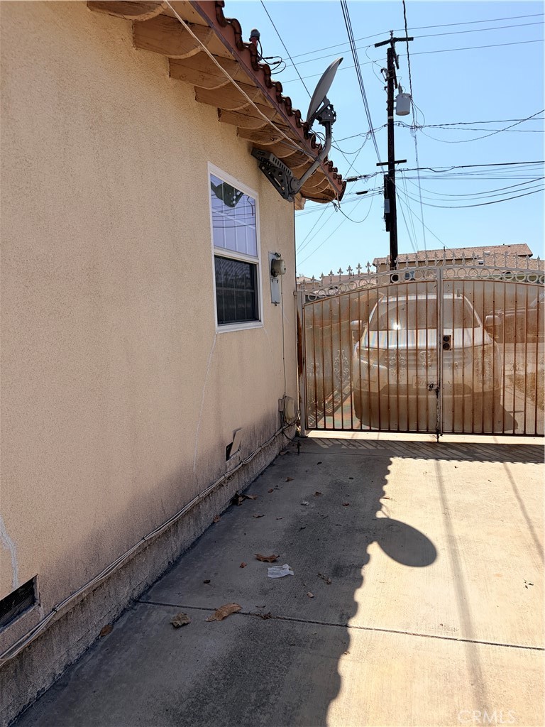 1746 Jackson Avenue A/b Property Photo 7