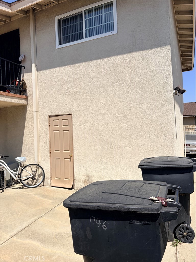 1746 Jackson Avenue A/b Property Photo 8