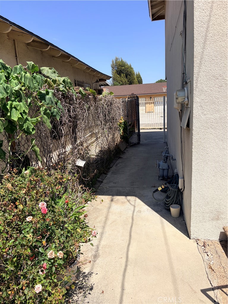 1746 Jackson Avenue A/b Property Photo 12