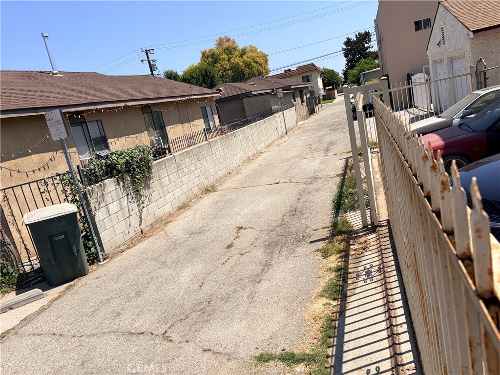 1746 Jackson Avenue A/b Property Photo 13