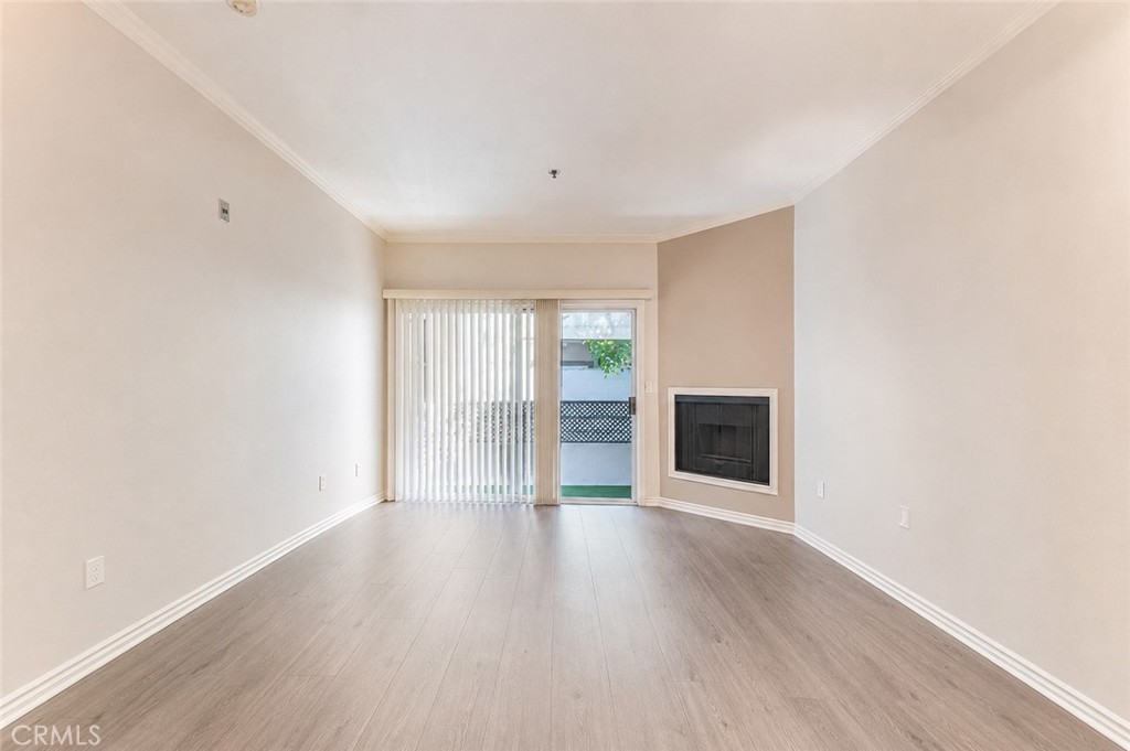300 N El Molino Avenue 117 Property Photo 2