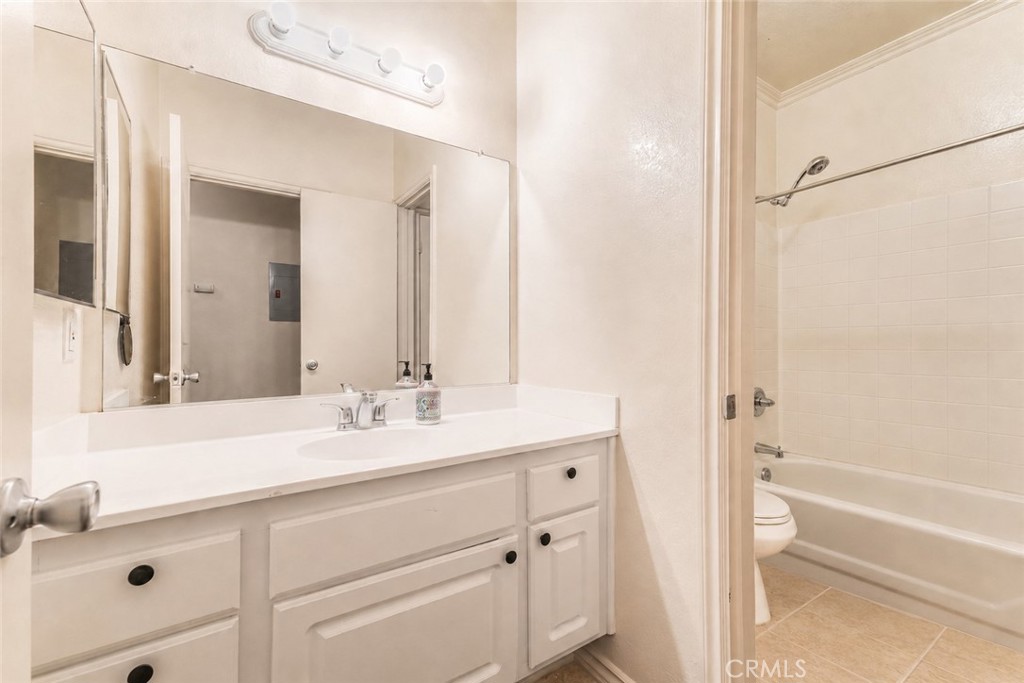 300 N El Molino Avenue 117 Property Photo 4