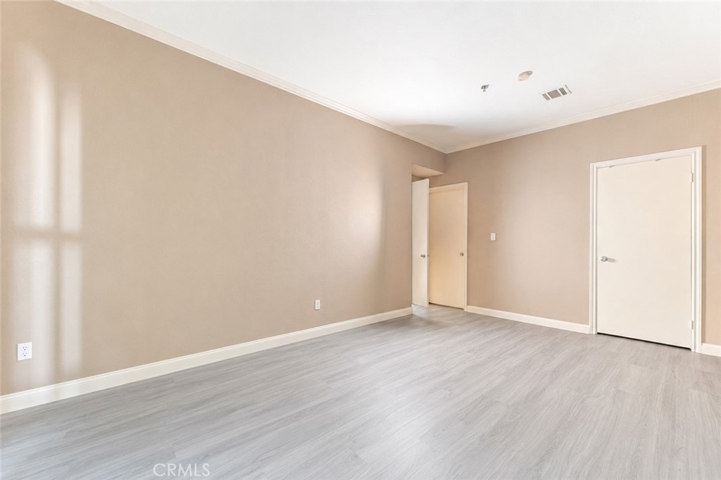 300 N El Molino Avenue 117 Property Photo 6