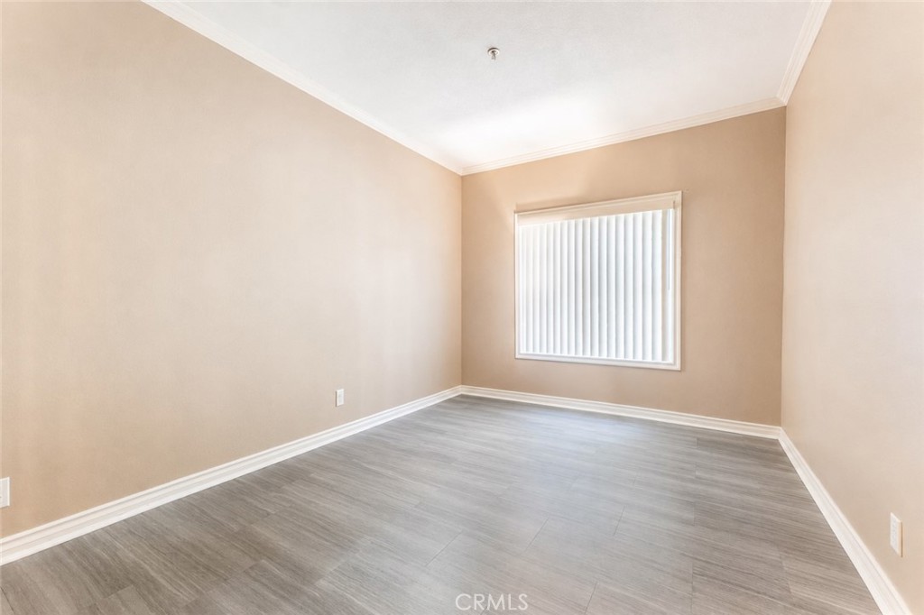 300 N El Molino Avenue 117 Property Photo 8