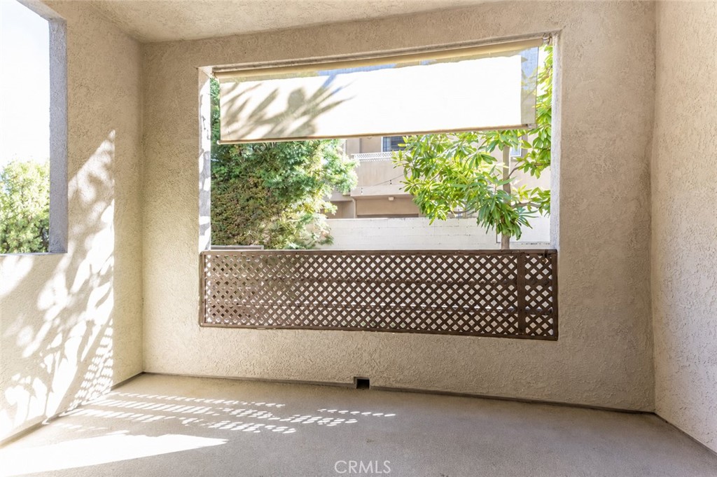 300 N El Molino Avenue 117 Property Photo 10