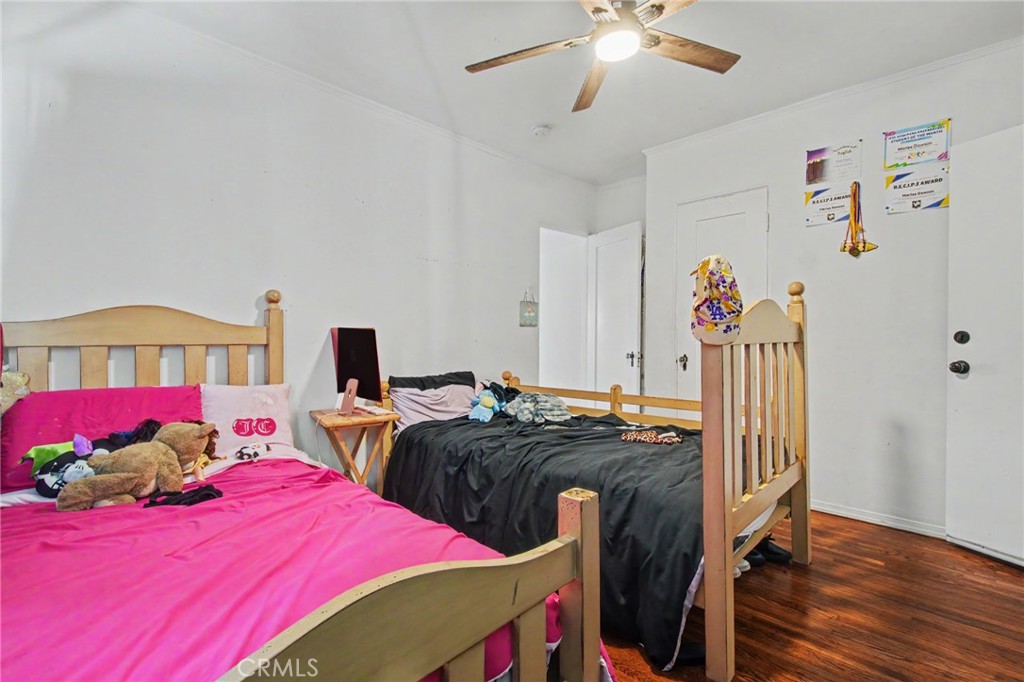 1423 W 65th Property Photo 11