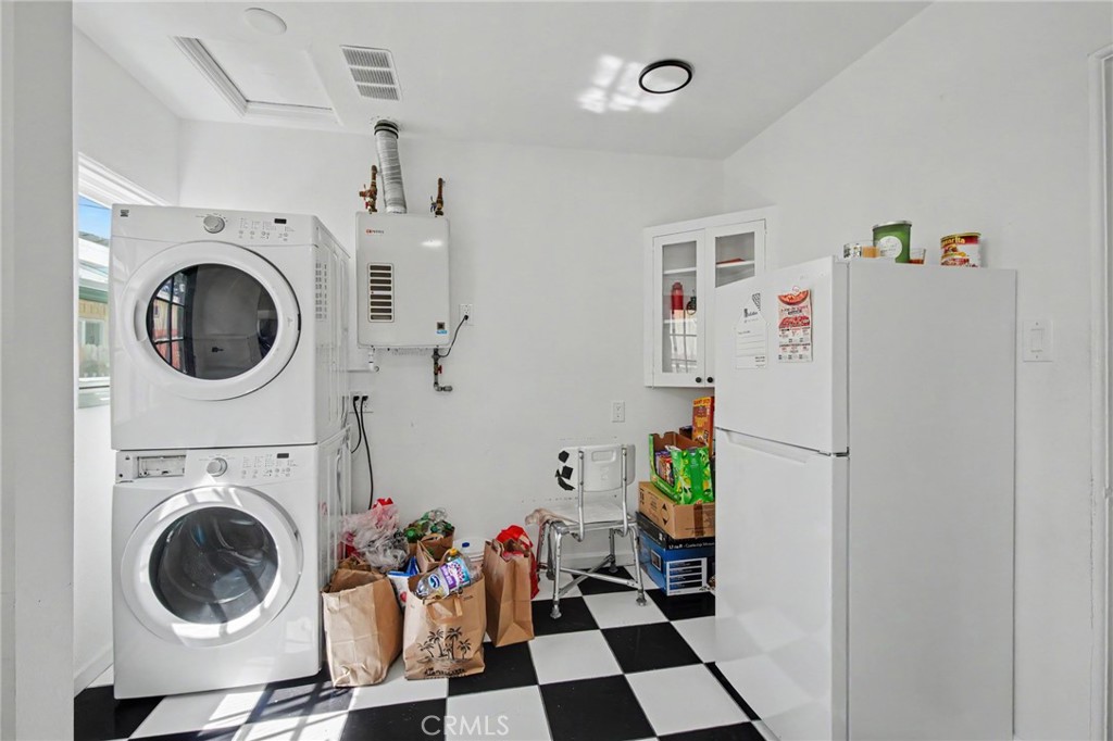 1423 W 65th Property Photo 19