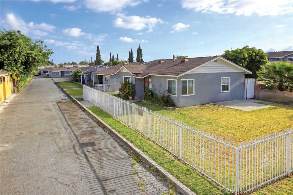 5540 Clara Street Property Photo 1