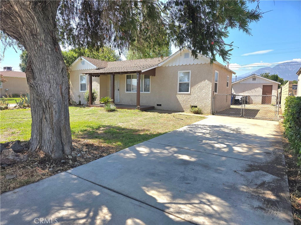 751 E J Street Property Photo 2