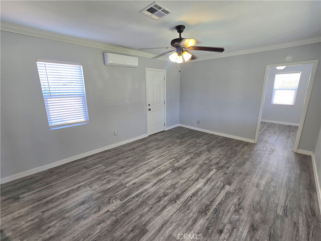 751 E J Street Property Photo 4