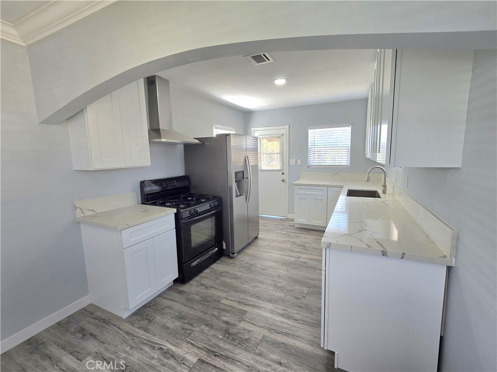 751 E J Street Property Photo 6