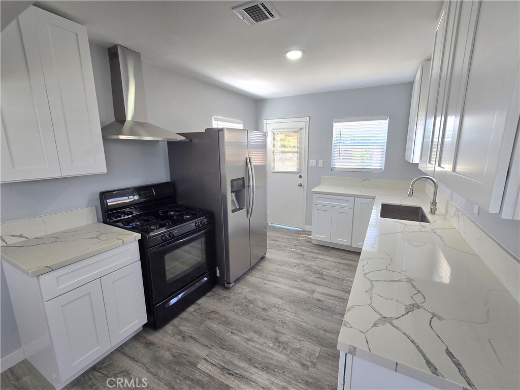 751 E J Street Property Photo 7