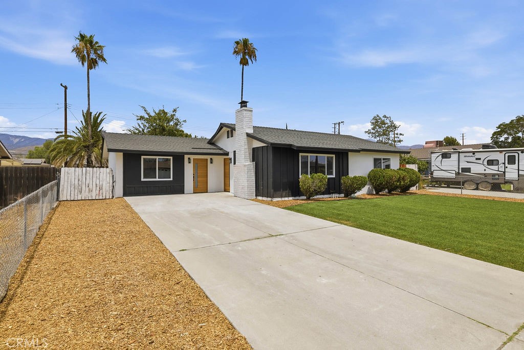 27176 Hibiscus Property Photo 1