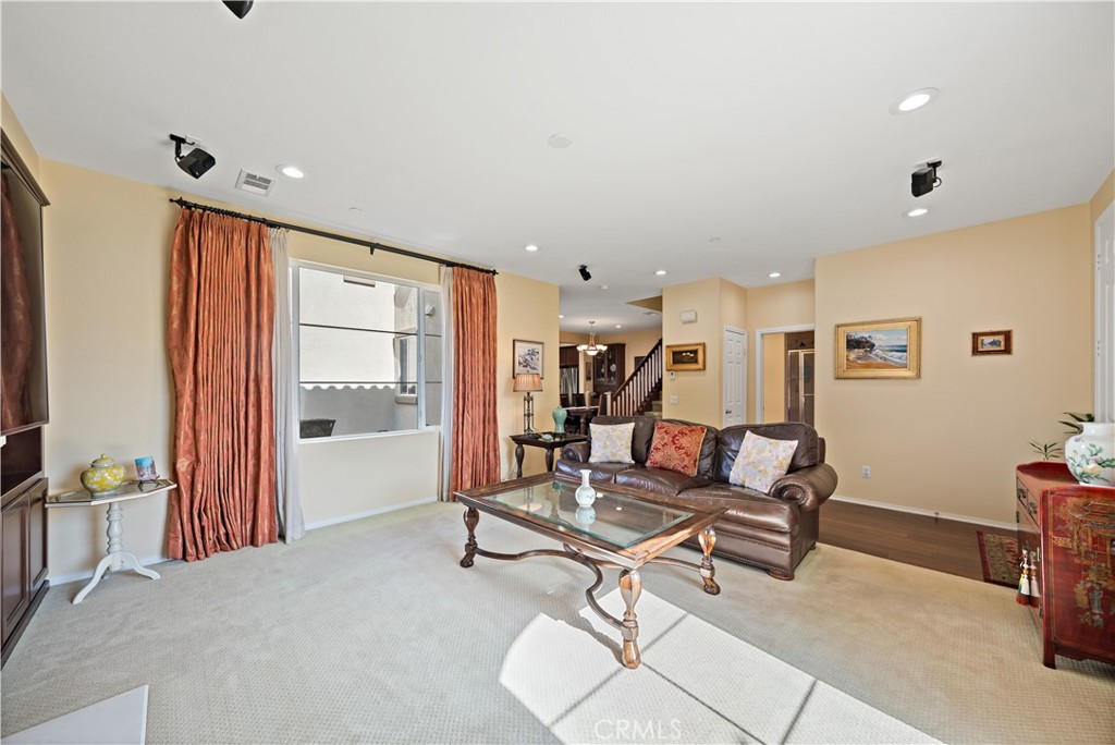 729 Park View Terrace Property Photo 3