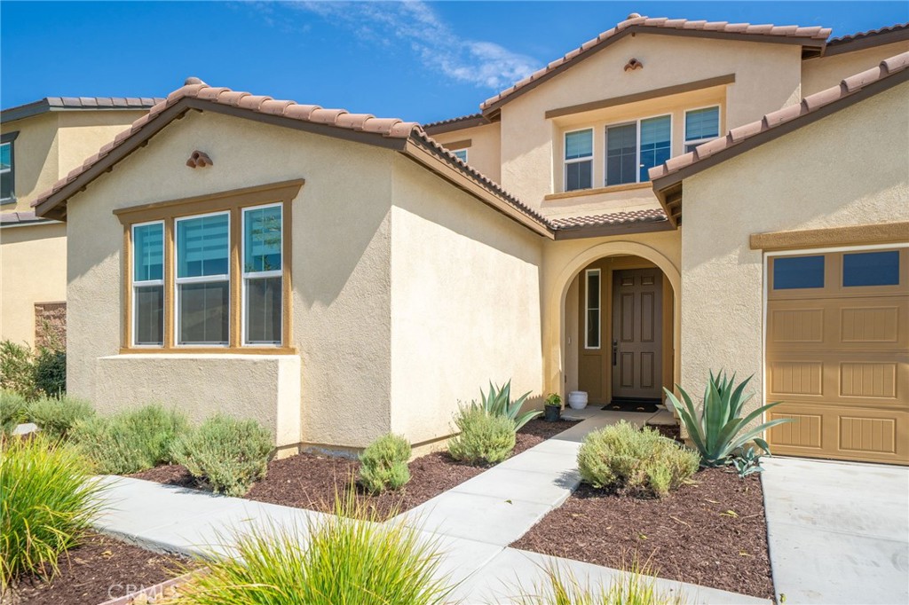 32439 Prairie Crossing Drive Property Photo 5