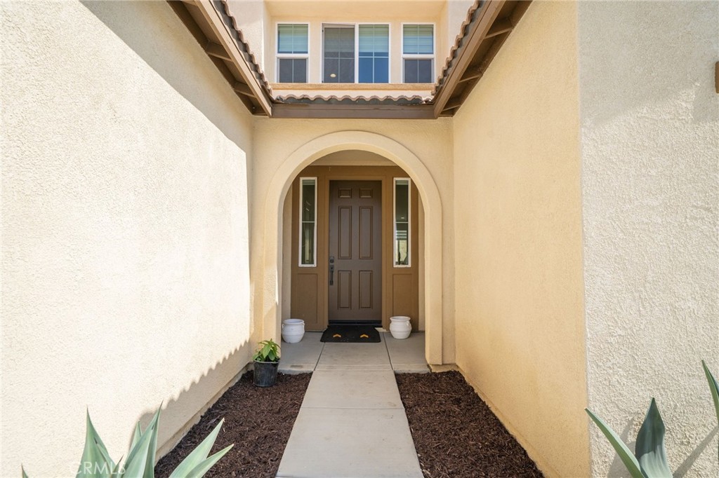 32439 Prairie Crossing Drive Property Photo 6