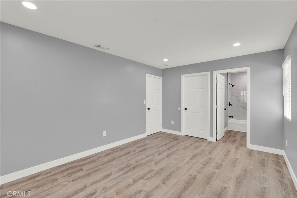5646 Deodar B Property Photo 8