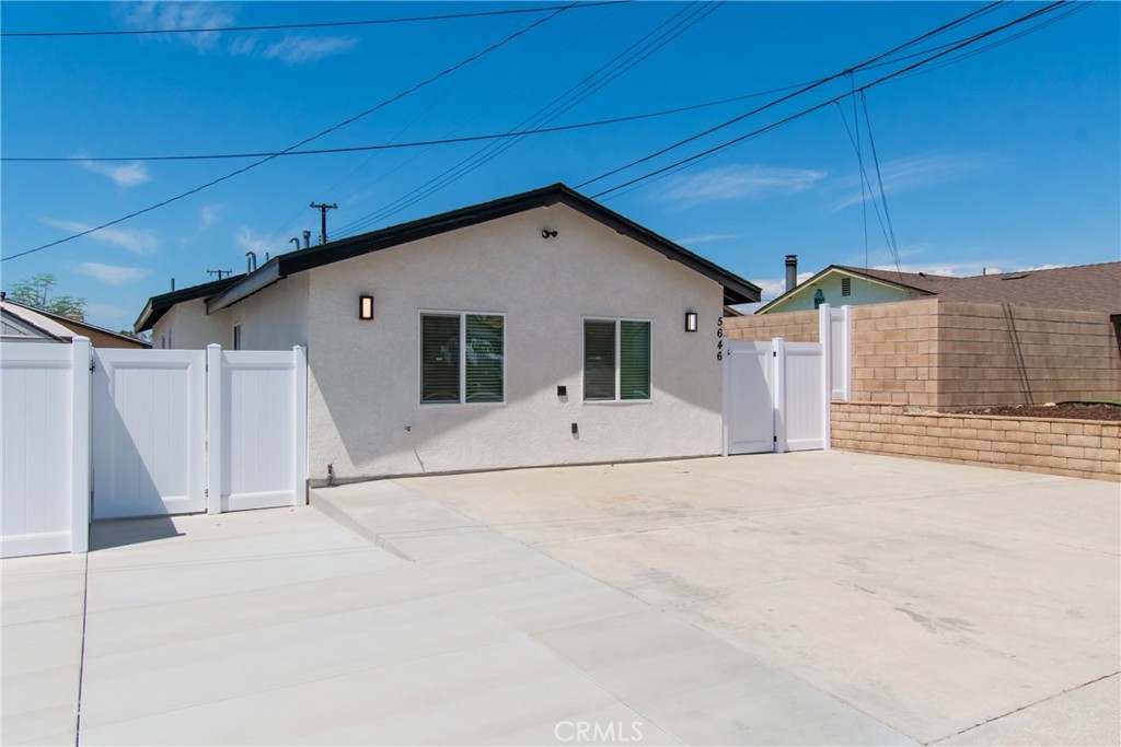 5646 Deodar B Property Photo 16