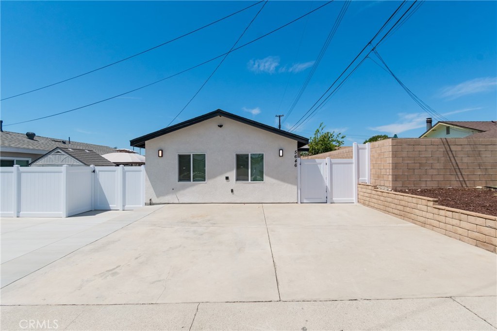 5646 Deodar B Property Photo 17